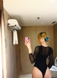 Emily - Transsexual escort in New Delhi Photo 13 of 14