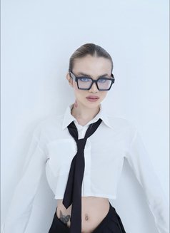 Emily - Transsexual escort in New Delhi Photo 21 of 27