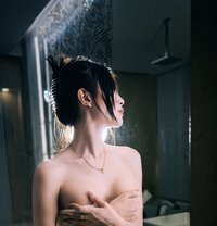 Emily - Transsexual escort in New Delhi Photo 17 of 23