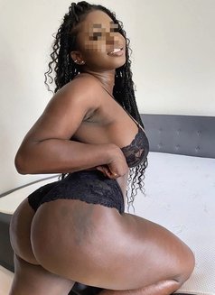 Emily - escort in Dubai Photo 5 of 6