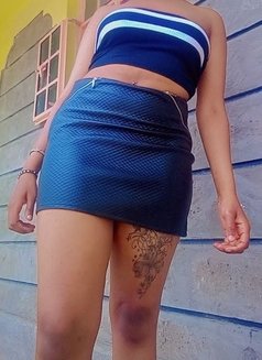 Emily - puta in Nairobi Photo 1 of 3