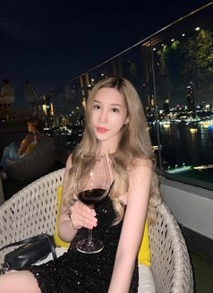 Emily - escort in Taipei Photo 2 of 6