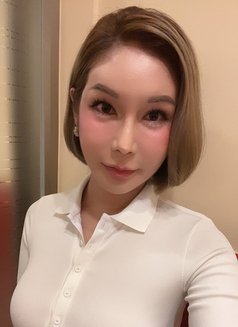 Emily - escort in Tokyo Photo 13 of 15