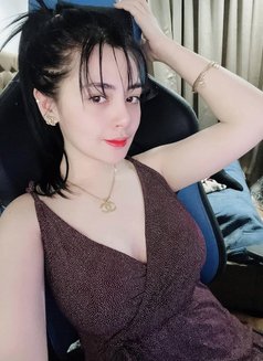 Emily New - escort in Mumbai Photo 4 of 5