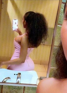 Emily - escort in Bangkok Photo 1 of 6