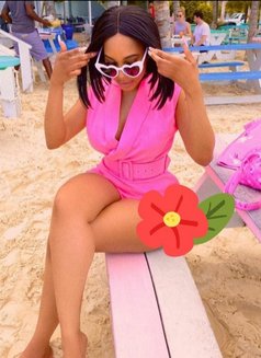 Emily - escort in Bangkok Photo 3 of 6