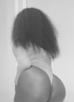 Emily - escort in Bangkok Photo 4 of 6