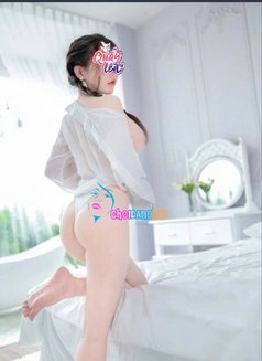 Emily - escort in Jeddah Photo 12 of 17