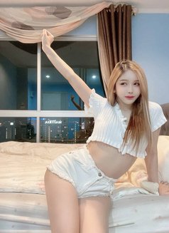 Emily - escort in Bangkok Photo 7 of 9