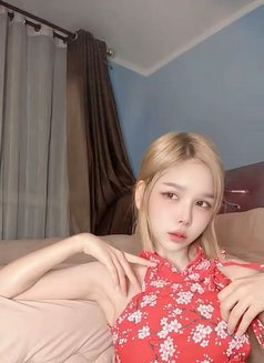 Emily - escort in Bangkok Photo 4 of 12