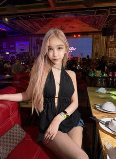 Emily - escort in Bangkok Photo 9 of 12