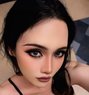 Emily So Hot - Transsexual escort in Chiang Mai Photo 1 of 5