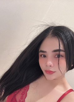 Emily - escort in Şalālah Photo 4 of 4