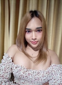 Emily - Transsexual escort in Bangkok Photo 11 of 14