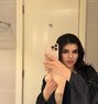 Emily - puta in Dubai Photo 1 of 7