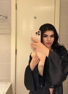 Emily - escort in Dubai Photo 1 of 7