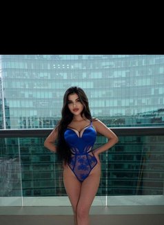 Emily - escort in Dubai Photo 3 of 7