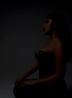 Emily - escort in Dubai Photo 9 of 12