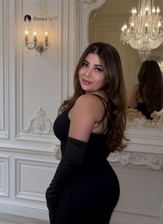 Emily - escort in Dubai Photo 3 of 11