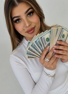 Emily - escort in Dubai Photo 5 of 11