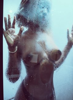 Emily - escort in Kampala Photo 5 of 5