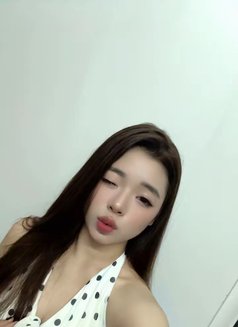 Emily - escort in Dubai Photo 4 of 6