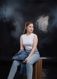 Emily - escort in Ho Chi Minh City Photo 4 of 8