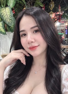 Emily - escort in Ho Chi Minh City Photo 5 of 6