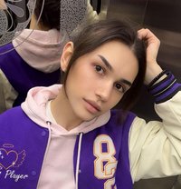 Emilyy Shemale - Transsexual escort in Baku Photo 1 of 3