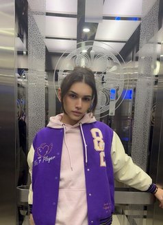 Emilyy Shemale - Transsexual escort in Baku Photo 2 of 3