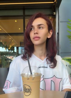EmilyyLadboy21cm - Transsexual escort in Dubai Photo 3 of 6