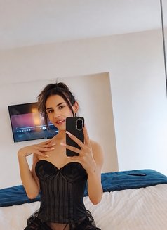 EmilyyLadboy21cm - Transsexual escort in Dubai Photo 6 of 6