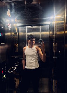 Emir Can - Male escort in İstanbul Photo 5 of 5