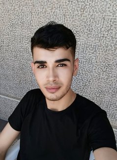Emir - Acompañantes masculino in Dubai Photo 5 of 6