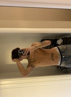 Emir - Male escort in İstanbul Photo 3 of 3