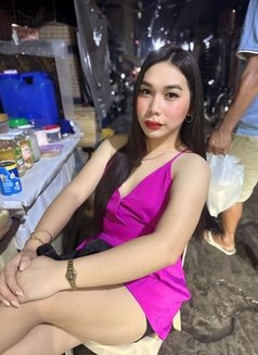 Samantha - Transsexual escort in Manila Photo 1 of 12