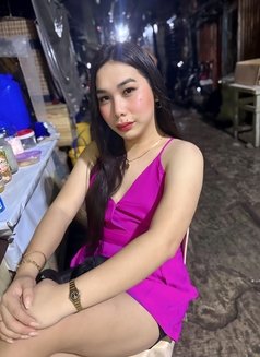 Samantha - Transsexual escort in Manila Photo 9 of 12