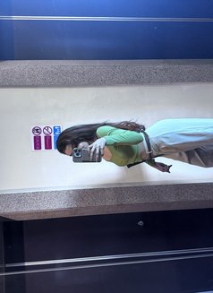 Emma Andriyana - escort in Colombo Photo 5 of 5