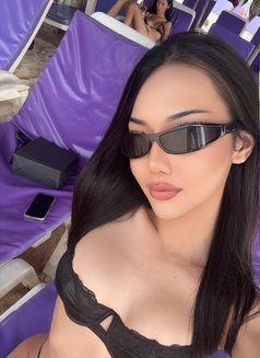 Emma big dick - masseuse in Pattaya Photo 16 of 19