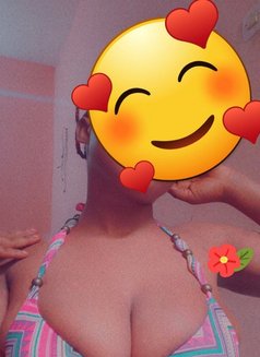 Emma - escort in Lomé Photo 1 of 3