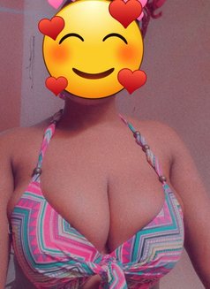 Emma - escort in Lomé Photo 3 of 3