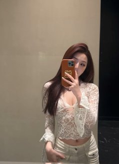 Emma - puta in Shanghai Photo 4 of 8