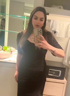 Emma - escort in Kolkata Photo 2 of 3