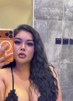 Emma - escort in Riyadh Photo 11 of 14