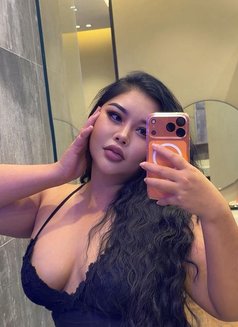 Emma - escort in Riyadh Photo 14 of 14