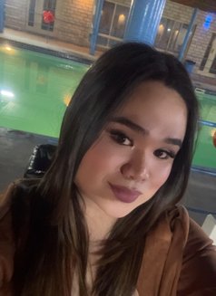 Emma in Dubai - Transsexual escort in Dubai Photo 1 of 5