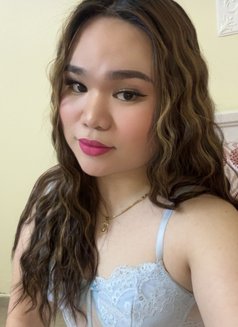 Emma in Dubai - Transsexual escort in Dubai Photo 4 of 5