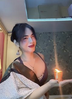 Emma - Transsexual escort in Bangalore Photo 3 of 8
