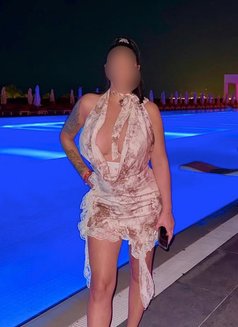 Emma - escort in London Photo 2 of 4