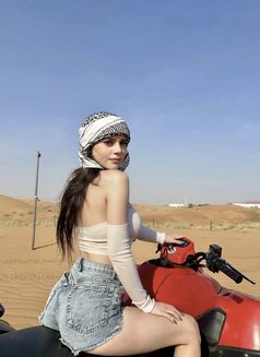 Emma - escort in Riyadh Photo 4 of 5